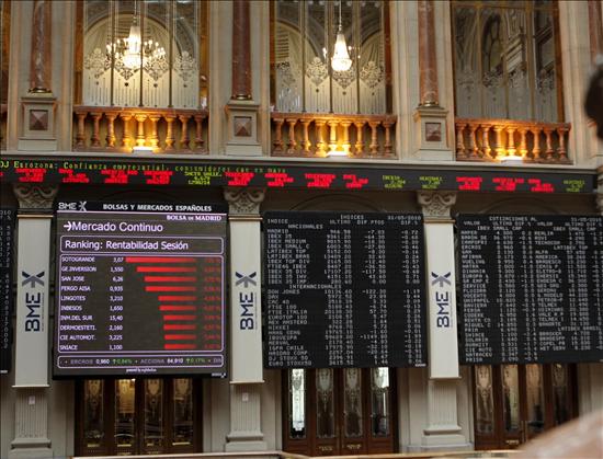 La Bolsa acusa la ca&iacute;da del rating de Irlanda y el Ibex-35 cede el 1,24%