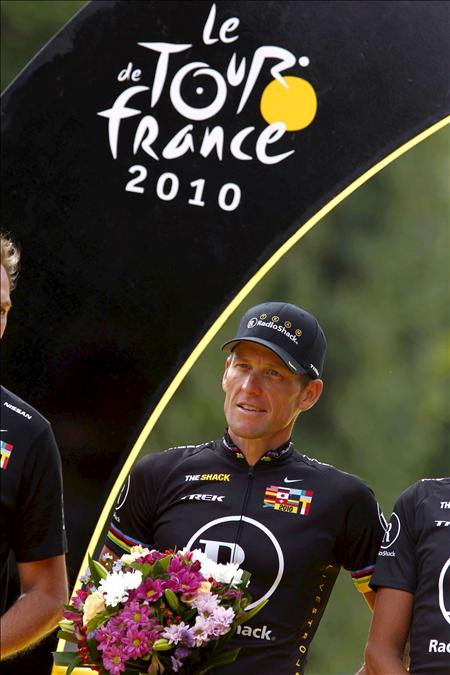 Armstrong confiesa que no pod&iacute;a abandonar