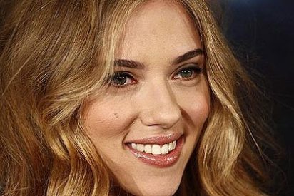Scarlett Johansson muy sexy frente al objetivo de Mario Sorrenti