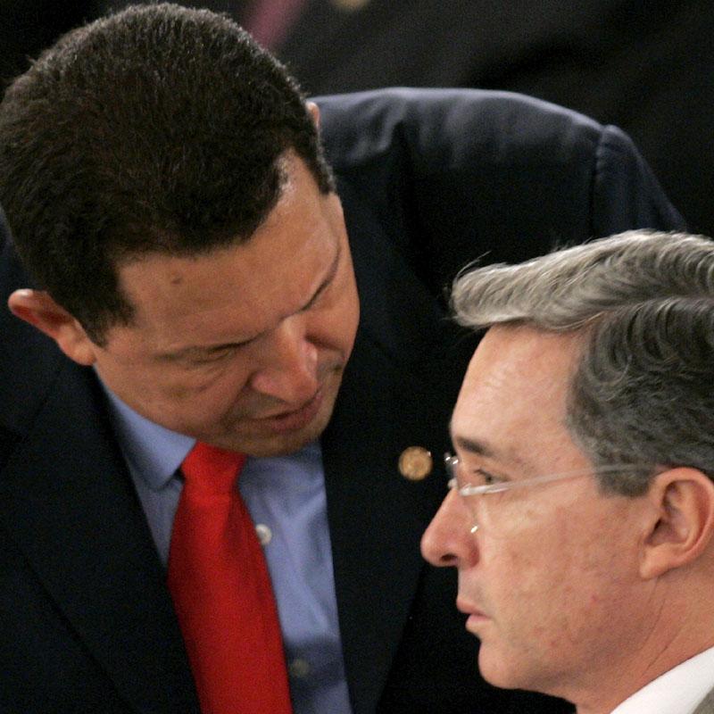 Chávez dice que su objetivo es "detener la locura guerrerista" de Colombia