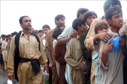 El Gobierno paquistan&iacute; busca asistir a tres millones de afectados mientras las inundaciones aumentan