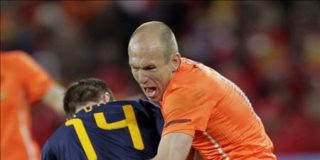 Espa&ntilde;a y Holanda, multadas por el excesivo n&uacute;mero de tarjetas en la final del Mundial