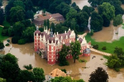 Las inundaciones remiten en Alemania y la riada baja suavemente por el Neisse