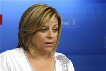 Jiménez no cree que sea incompatible seguir de ministra y optar a las primarias