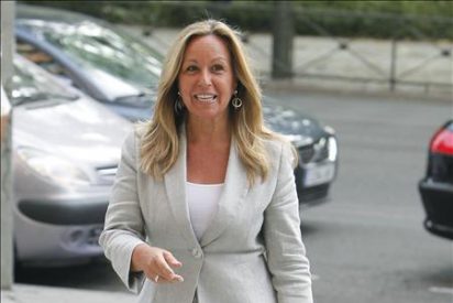 Jiménez no cree que sea incompatible seguir de ministra y optar a las primarias