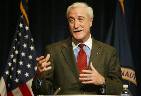 Ex director de NASA sobrevive a un accidente de avi&oacute;n donde muere el ex senador Ted Stevens