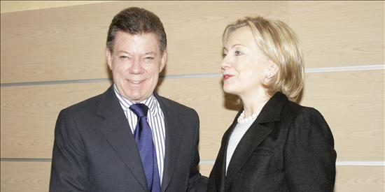 Clinton espera una "soluci&oacute;n positiva" de las diferencias entre Colombia y Venezuela