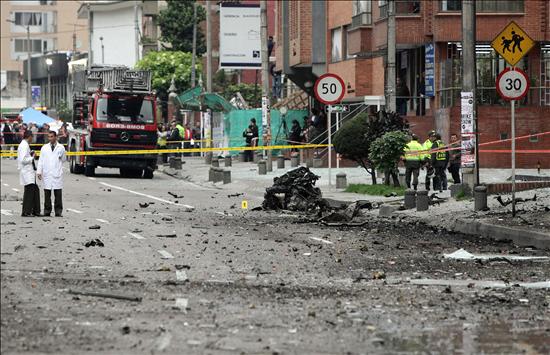 Un atentado con coche bomba deja nueve heridos, muchos da&ntilde;os y conmoci&oacute;n en Bogot&aacute;