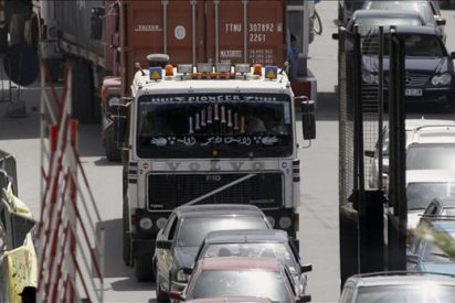 Grupos marroqu&iacute;es bloquean el paso de mercanc&iacute;as a Melilla durante varias horas