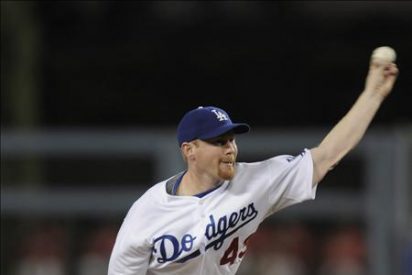 3-2. Hoffman suma rescate 598 de por vida en triunfo de los Cerveceros