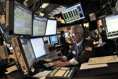 Wall Street baja el 0,38 por ciento en espera de m&aacute;s datos econ&oacute;micos