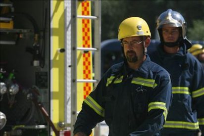 Desalojados once bloques de viviendas por un incendio en un garaje de C&aacute;diz