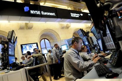 Wall Street arranca con ca&iacute;das superiores al 1 por ciento en sus principales &iacute;ndices