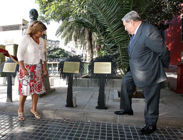 El PSOE califica de "lastre" de Barrios