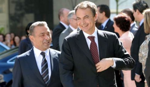 Canarias 7 empuja a Paulino Rivero a que pacte con el PSOE