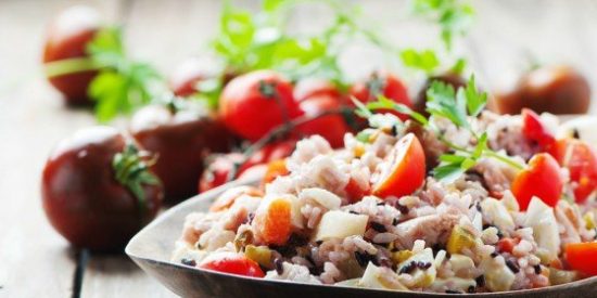 Ensalada de arroz con at&uacute;n