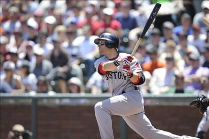 9-6. Scutaro y Beltr&eacute; pegan sendos jonrones y dan triunfo a los Medias Rojas