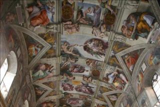 El director de los Museos Vaticanos preocupado por la conservación de la Capilla Sixtina