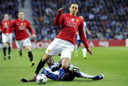 Quinta victoria del Chelsea y batacazo del Liverpool ante el Manchester