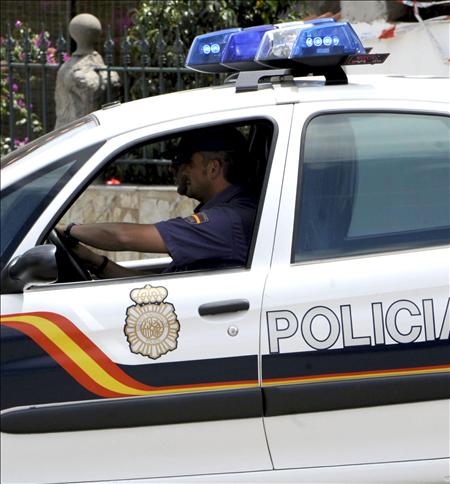 Hallan el cadáver de una mujer en Córdoba y trasladan al hospital al presunto agresor