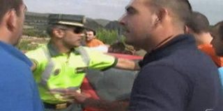 'Hijos de puta, tiradlos por el puente'