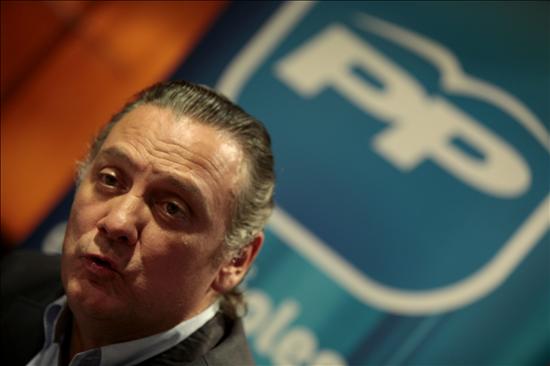 Prada (PP) considera "un acierto" la decisión de Exteriores de poner a diplomáticos de carrera al frente de embajadas