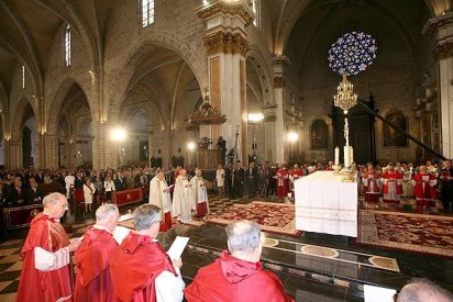Osoro destaca en la fiesta del 9 de Octubre " l'import&agrave;ncia de la cultura i la llengua d'este poble"