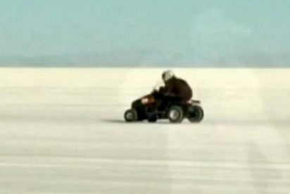 Logran el r&eacute;cord de velocidad con un cortac&eacute;sped: 154 km/h