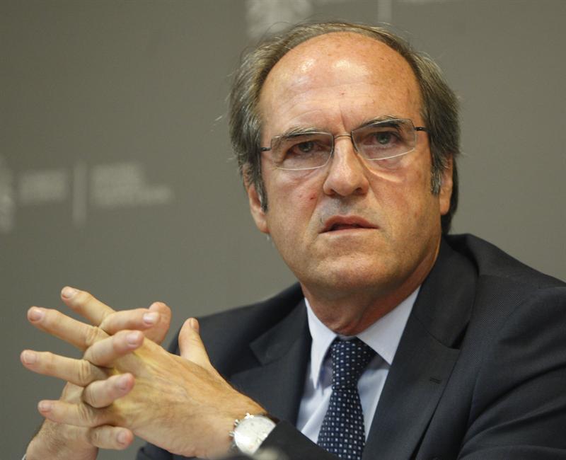 Gabilondo lamenta que Madrid y Valencia no impulsen la Escuela 2.0 y tiende la mano para su implantación