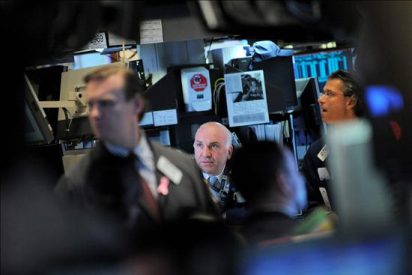 Wall Street inicia la semana en terreno negativo