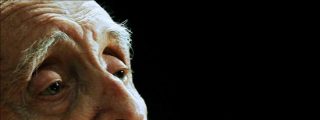 Jos&eacute; Luis Sampedro, condecorado con la Orden de las Artes y las Letras