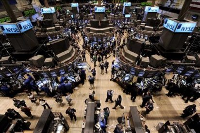 Wall Street cierra con un descenso del 0,8 por ciento en el Dow Jones de Industriales