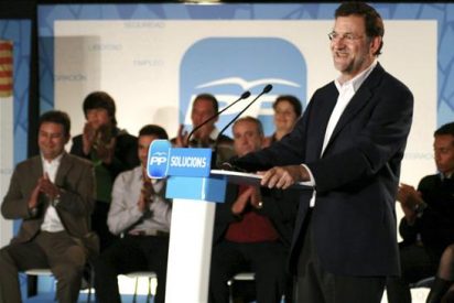 Rajoy acusa a Zapatero de abdicar de su responsabilidad y de rozar el esperpento