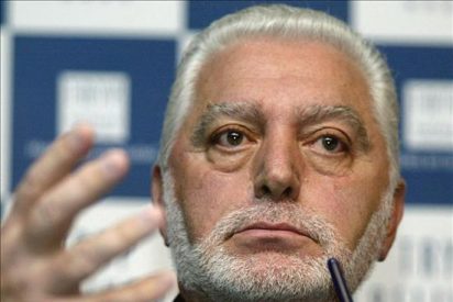 Paco Rabanne, distinguido con el grado de Oficial de la Legi&oacute;n de Honor francesa