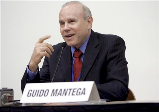 Rousseff confirma a Mantega en Hacienda y elige a Tombini para el Banco Central