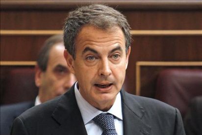 Zapatero defiende su pol&iacute;tica progresista ante las cr&iacute;ticas del PP a los recortes