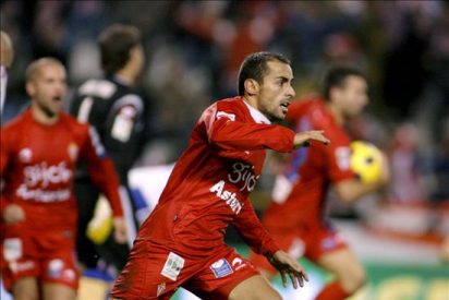 1-1. Diego Castro recupera el pulso del Sporting en el &uacute;ltimo minuto