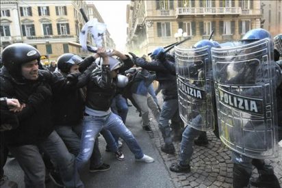 Miles de estudiantes se manifiestan en Roma contra la reforma universitaria