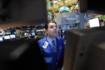 Wall Street se decanta por ascensos y el Dow Jones sube 0,36 por ciento en la media sesi&oacute;n