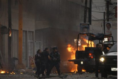 Al menos 11 heridos al estallar una bomba en una iglesia en la misa de Navidad