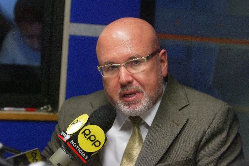 Per&uacute; Posible no se pronunciar&aacute; sobre denuncia contra C&eacute;sar Almeyda, afirman