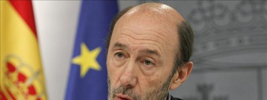 Rubalcaba dice que el acuerdo con los agentes sociales est&aacute; "lejos"