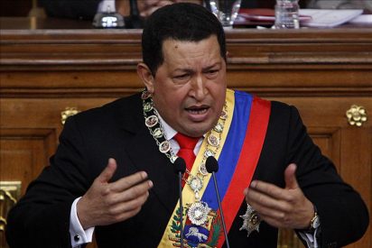 Ch&aacute;vez plantea devolver los controvertidos poderes especiales en mayo