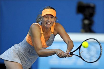 Sharapova cumple y avanza a los octavos de final