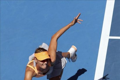 Sharapova cumple y avanza a los octavos de final del Abierto de Australia