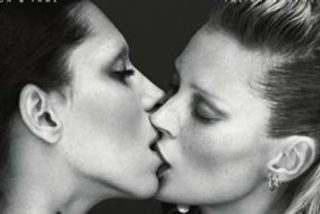 El beso 'trans' de Kate Moss
