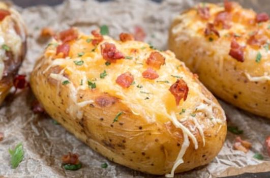 Patatas rellenas de jamón serrano y queso