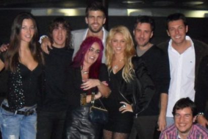 La primera foto de Shakira y Piqu&eacute; se ve eclipsada por #eldeloscuadros