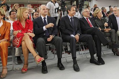 Los barones del PSOE apuestan por elegir sucesor a Rubalcaba antes del 22-M, seg&uacute;n El Pa&iacute;s