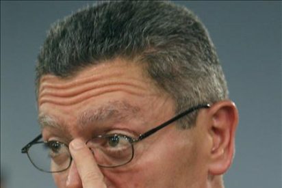 Gallard&oacute;n prohibir&aacute; la &laquo;procesi&oacute;n atea&raquo; si no lo hace el Gobierno Zapatero